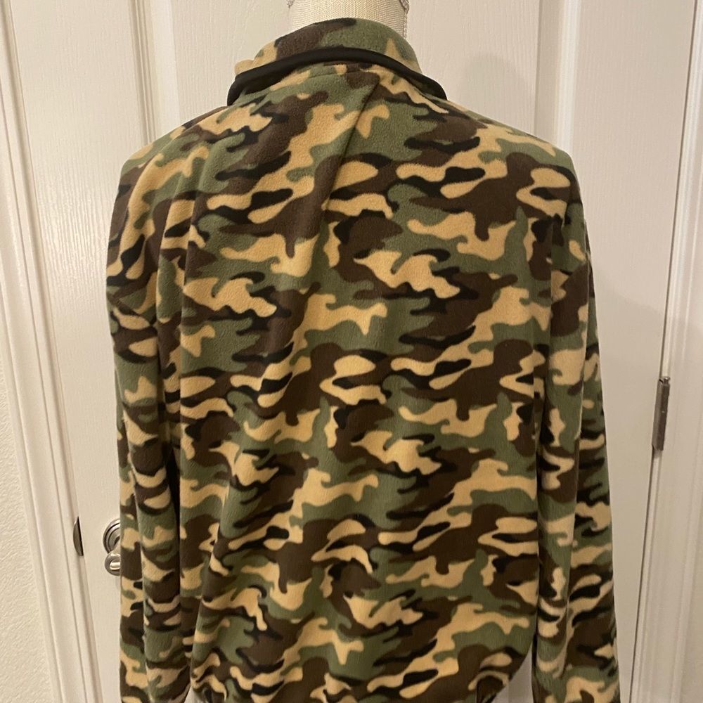No Boundaries camo sweater - Picture 6 of 7